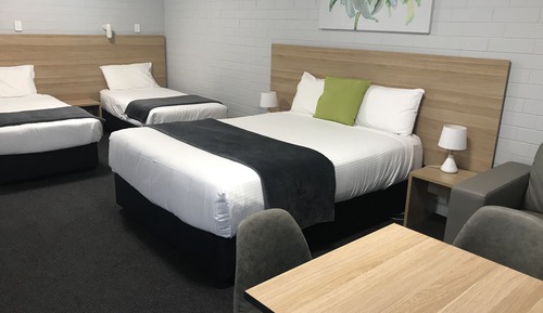 Family Room, Kitchenette