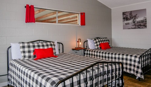 Studio, 2 Queen Beds, Lake View