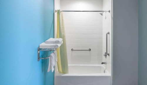 Room, 1 King Bed, Mobility Access, Non Smoking