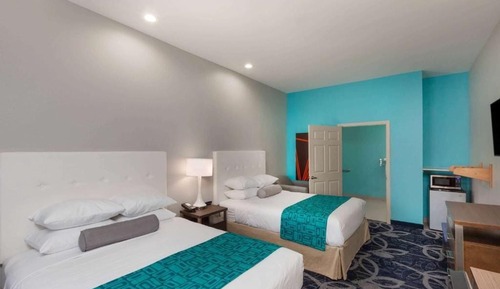 Room, 2 Queen Beds, Mobility Access, Non Smoking