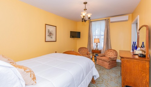 Double Room (Keeley)