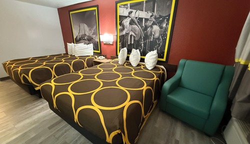 Deluxe Room, 2 Queen Beds, Non Smoking
