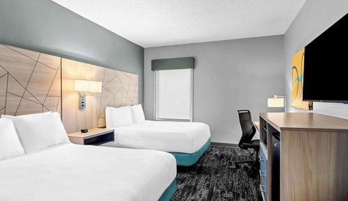 Standard Room, 2 Queen Beds, Accessible, Bathtub