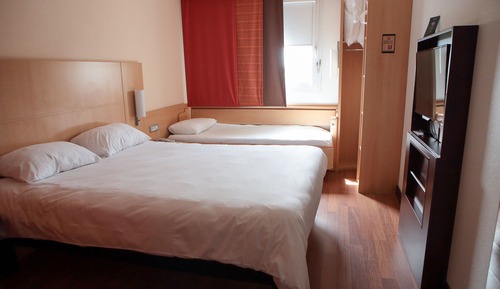 Triple Room, Multiple Beds