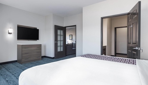 Family Studio Suite, 1 King Bed, Accessible, Non Smoking (Deluxe Family Suite)