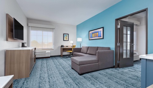 Family Suite, 1 King Bed, Accessible, Non Smoking (Deluxe, Mobility, Roll-In Shower)