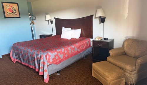 Deluxe Room, 1 King Bed, Accessible, Non Smoking