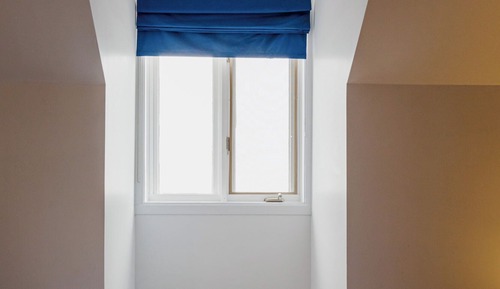 City side with Queen bed