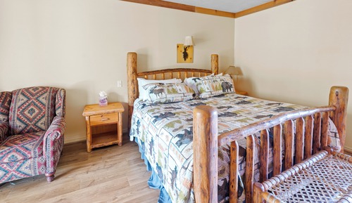 Cabin, 1 King Bed (Pet friendly)