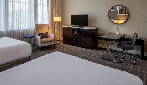 Standard Room, 2 Queen Beds, Accessible (Roll-in Shower)