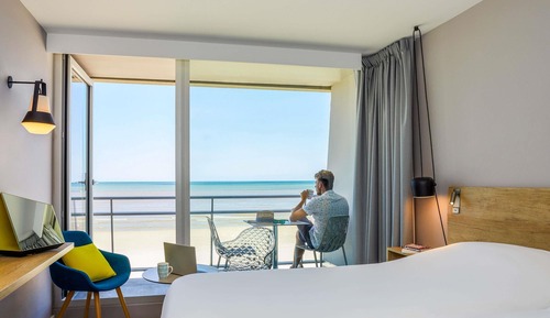 Standard Room, 2 Twin Beds, Balcony, Sea View