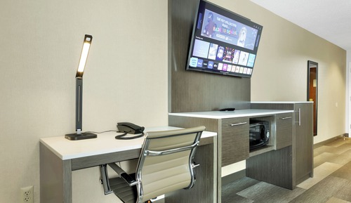 Basic Room, 1 Queen Bed, Hot Tub