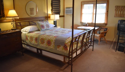 Standard Room, 1 Queen Bed