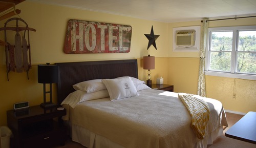 Standard Room, 1 King Bed