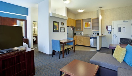 Studio, 1 King Bed with Sofa bed (Mobility/Hearing Accessible, Tub)