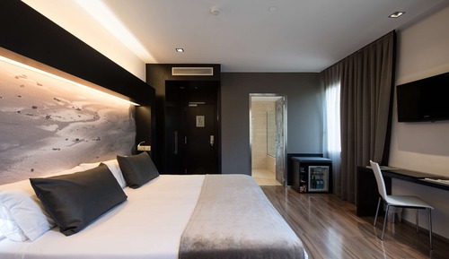 Family Room (2 adults + 2 child)