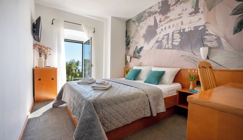 Standard Double Room, 1 Bedroom, Balcony, Partial Sea View