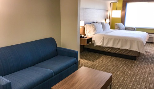 Suite, 1 King Bed, Accessible (Accessible Tub)