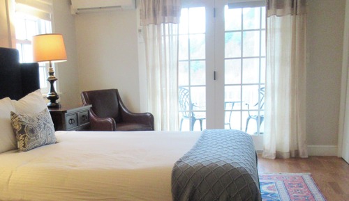 Deluxe Room, 1 Queen Bed, Balcony, Mountain View (#15)