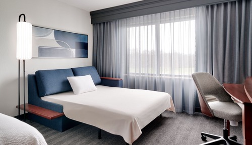 Room, 1 King Bed (Mobility/Hearing Accessible, Tub)
