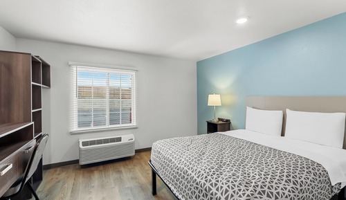 Room, 1 Queen Bed, Non Smoking (Bathtub)