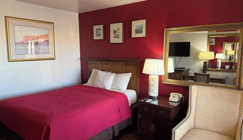 Standard Room, 1 Queen Bed