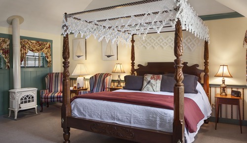 Superior Room, Fireplace (Carriage)