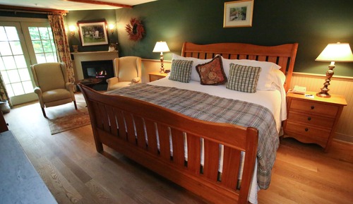 Superior Room, Fireplace (Stable)