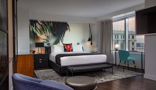 Suite, 1 King Bed
