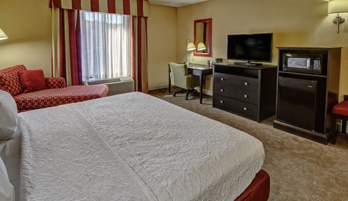 One King Bed, Non-Smoking, Accessible