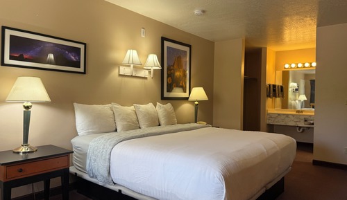 Traditional Room, 1 King Bed