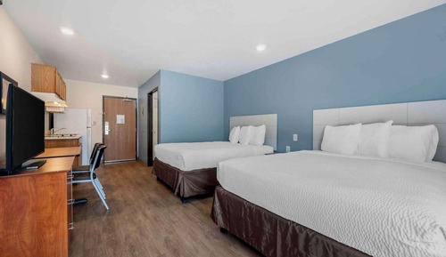 Standard Studio, 2 Queen Beds, Non Smoking, Refrigerator & Microwave