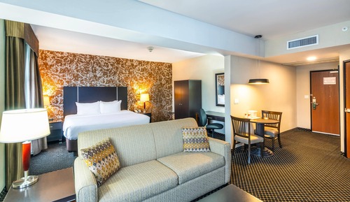 Suite, 1 King Bed with Sofa bed, Accessible, Non Smoking