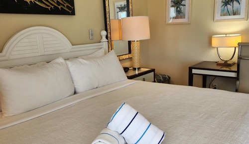 Standard Room, 1 King Bed