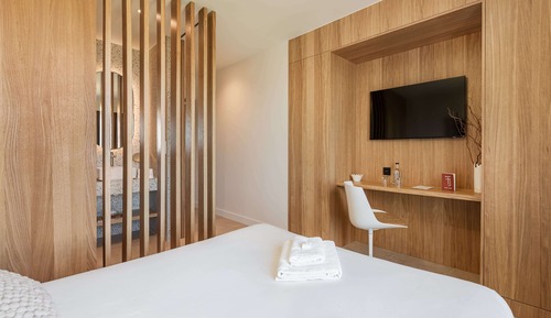 Standard Double Room, Partial Sea View