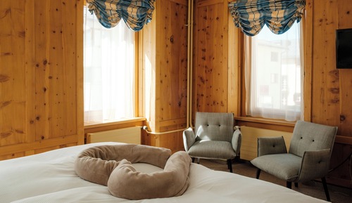 Superior Double Room, Ensuite, Mountain View