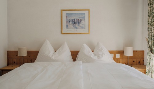 Classic Double Room, Ensuite, Mountain View
