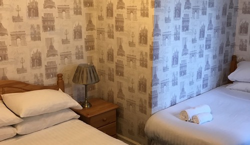 Quadruple Room, Connecting Rooms