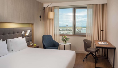 Family Room, Connecting Rooms (3AD+1CH)