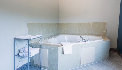 Suite, 1 King Bed, Jetted Tub