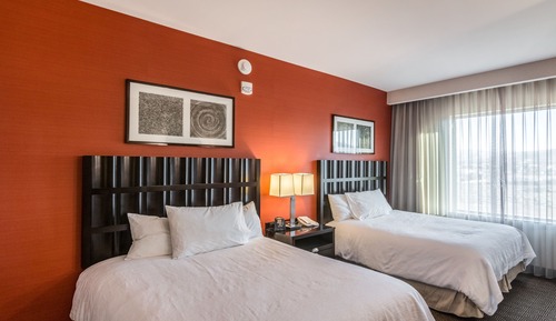 Suite, Two Queen Beds, Roll In Shower