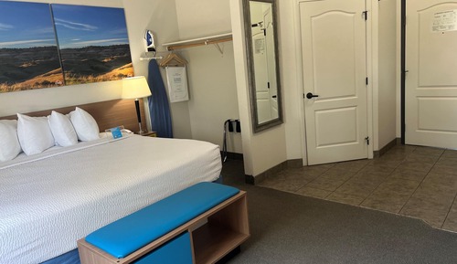 Room, 1 King Bed, Non Smoking (Full Kitchen)
