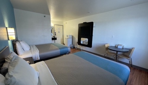 Deluxe Room, 2 Queen Beds, Non Smoking, Refrigerator & Microwave