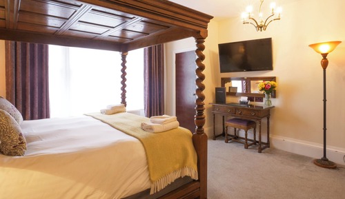 Black Jacks 4 Poster Suite