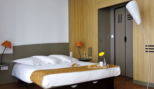 Sleeps 3-4 people, Studio, Multiple Beds