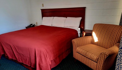 One king bed non smoking