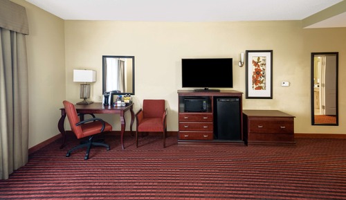 Room, 2 Queen Beds, Accessible, Bathtub (Mobility & Hearing)