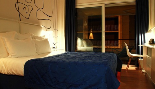 Classic Room, 1 Queen Bed, Balcony