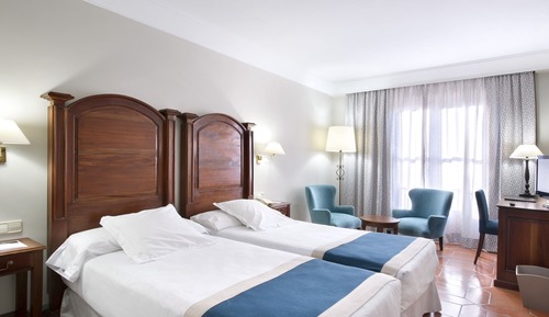 Standard Twin Room (2 Adults and 1 Child)