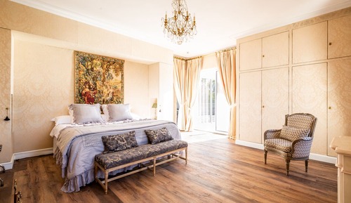 Premium Suite (Colette)